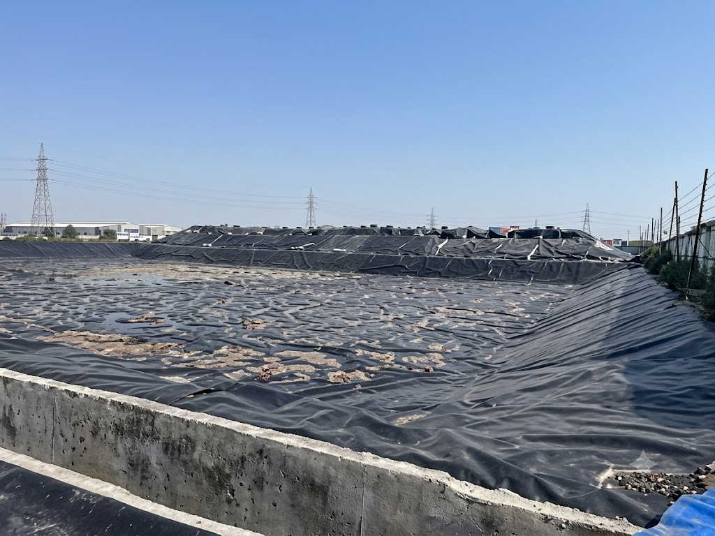hdpeGeomembraneForHazardousWasteContainment